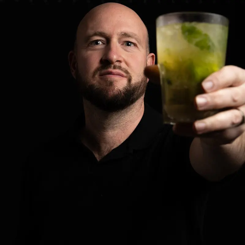 Reinout heft een verse mojito